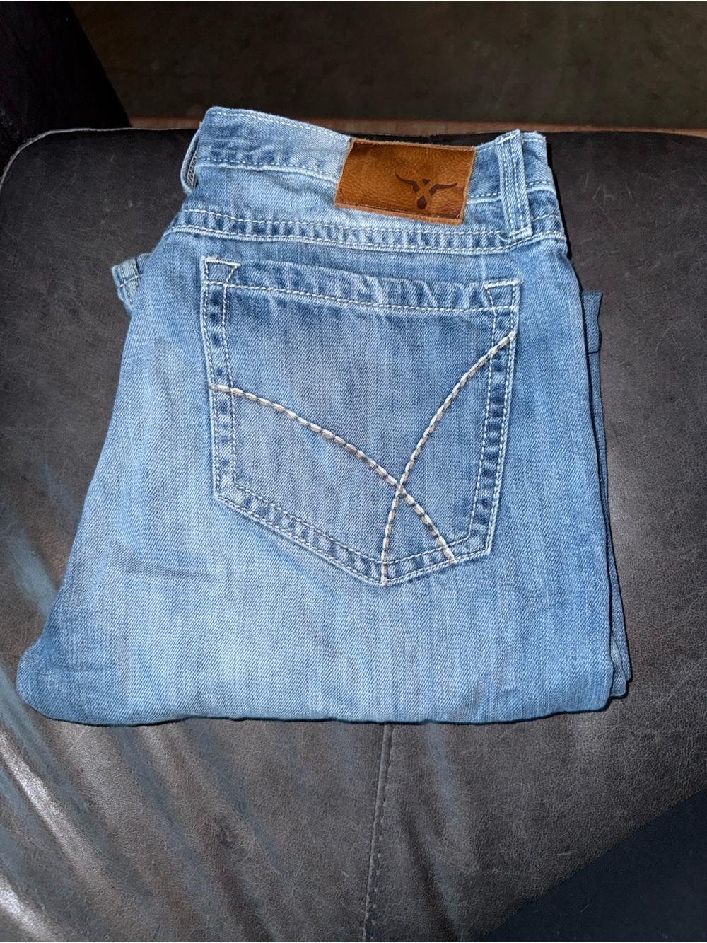 Wrangler Light Blue Slim Straight Men's Jeans with Leather Patch